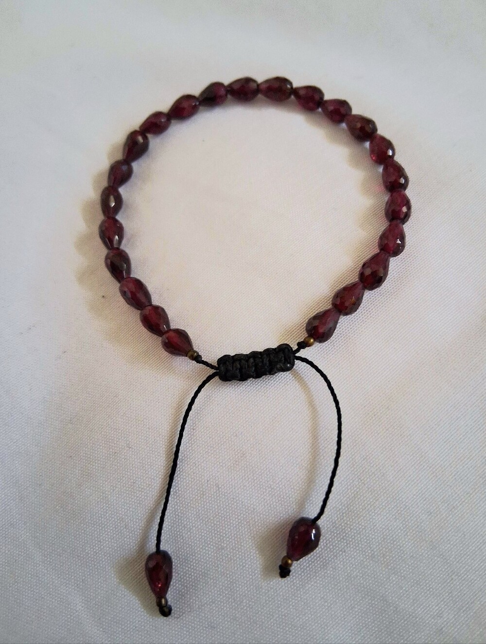 ADJUSTABLE RED GARNET BEADED BRACELET